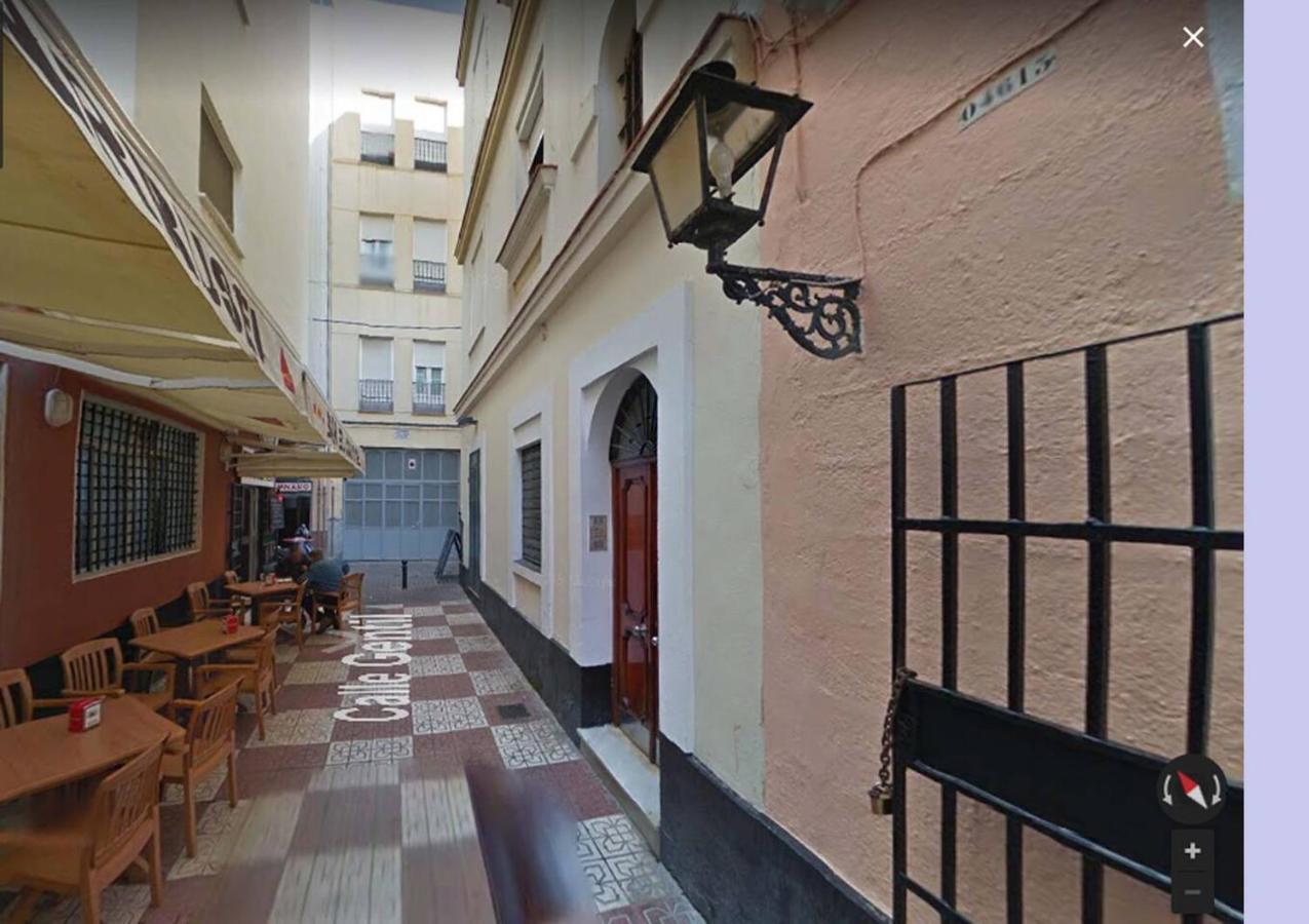 Apartamento En Pleno Centro De Cadiz Con Parking Economico Buitenkant foto